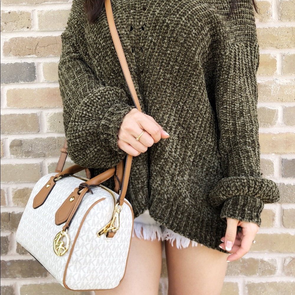 Gaby’sBags👜💕-Michael Kors SM Satchel Vanilla MK - Picture 4 of 8